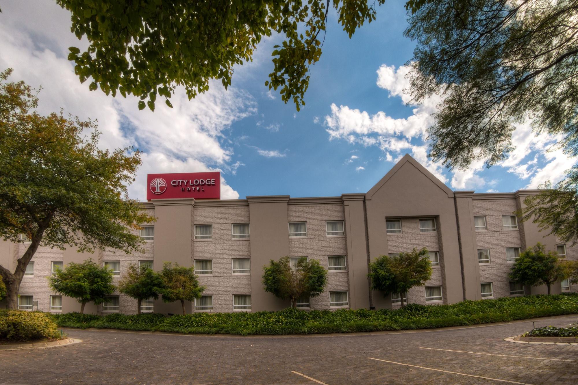 Sandton, Katherine Street 3*