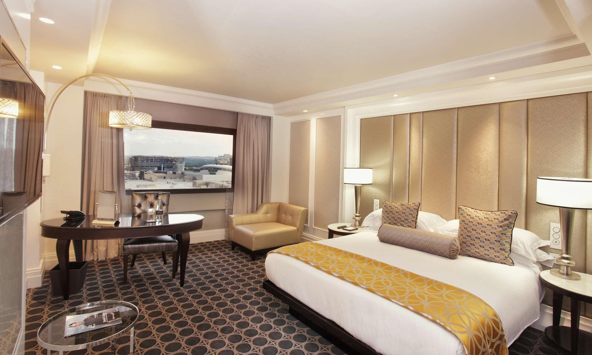 Sandton Sun And Towers Hotel 5*