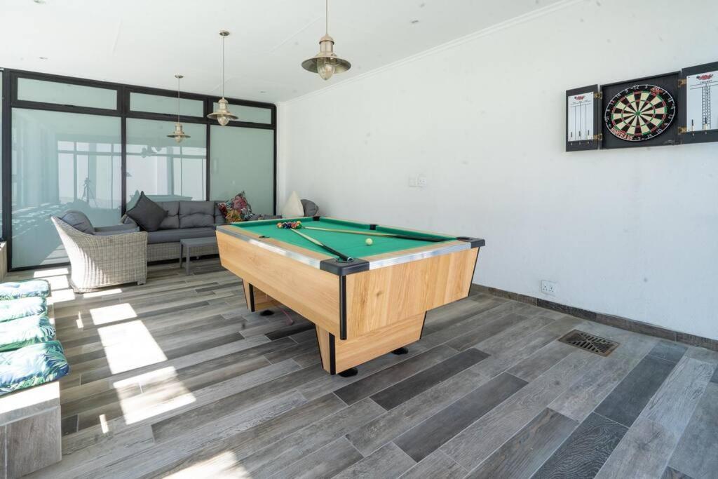 Pousada Private Modern 10 Bdrm Tucked Away In Sandton *