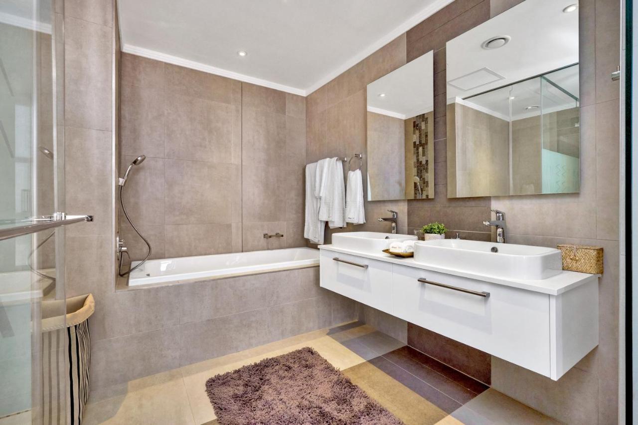 Sandton 15 West Road South Apartment *
