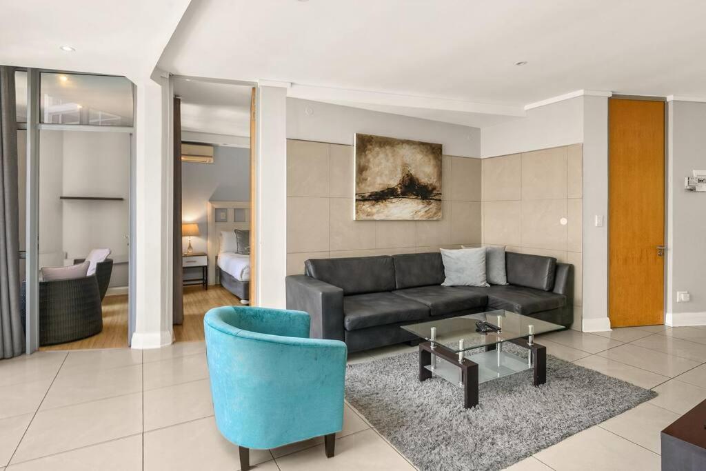 Hydro Park - 2 Bedroom *