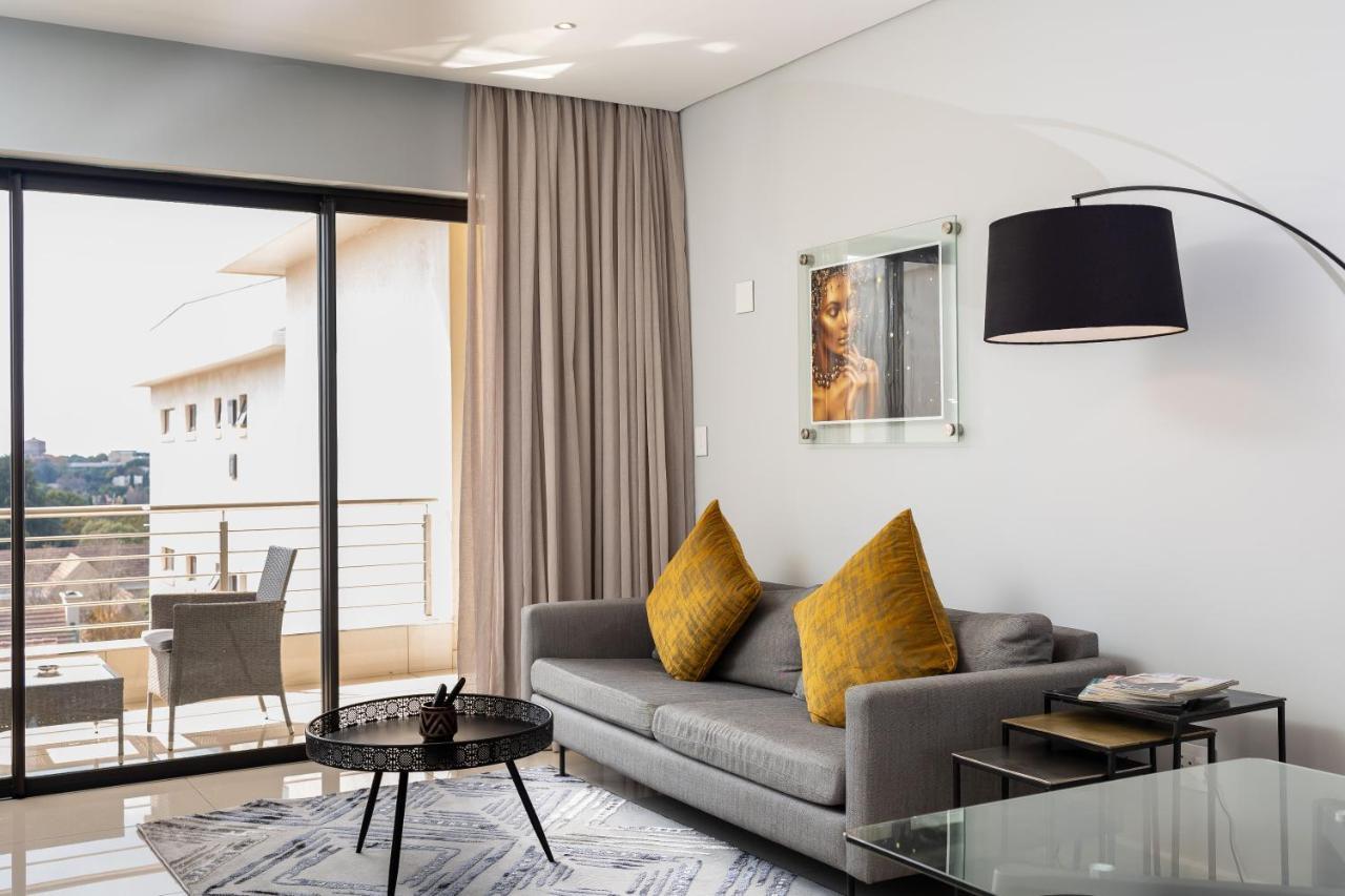 Apartment One Hyde Park - Sandton *