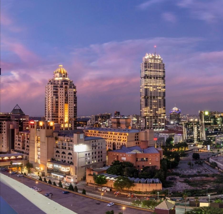 Luxury In Raphael Penthouse Johannesburg