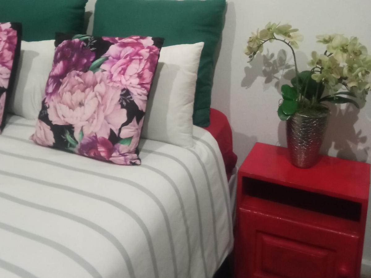 Love Decades Hotelstyle * Johannesburg