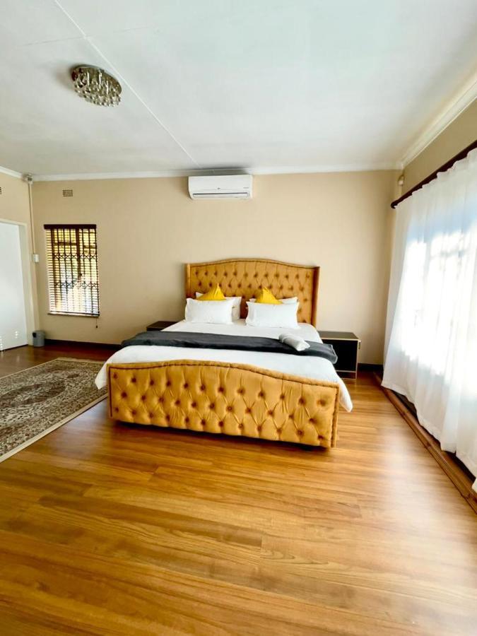 76 Darwin Guest house