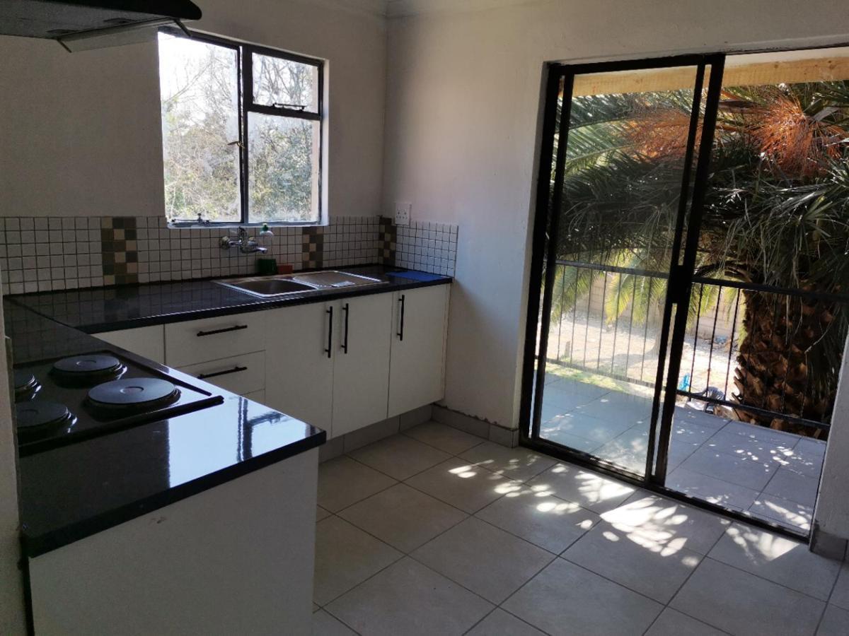 Ultra House Selfcatering Khách sạn hẻo lánh