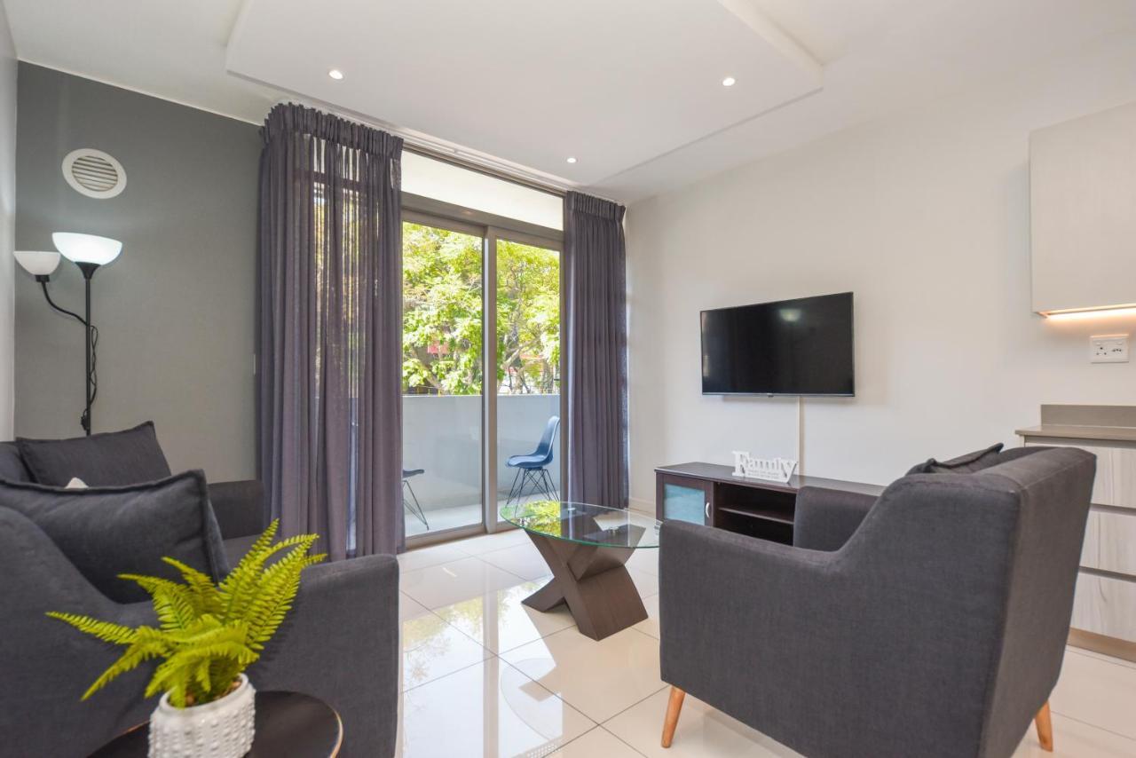 Easy - The Median Rosebank *