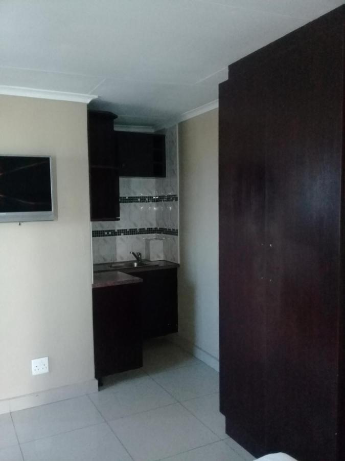 Bed & Breakfast Miraton Eastgate Suites 3*