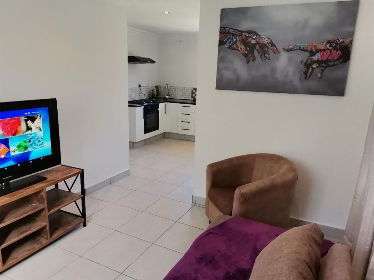 Ultra House Selfcatering *