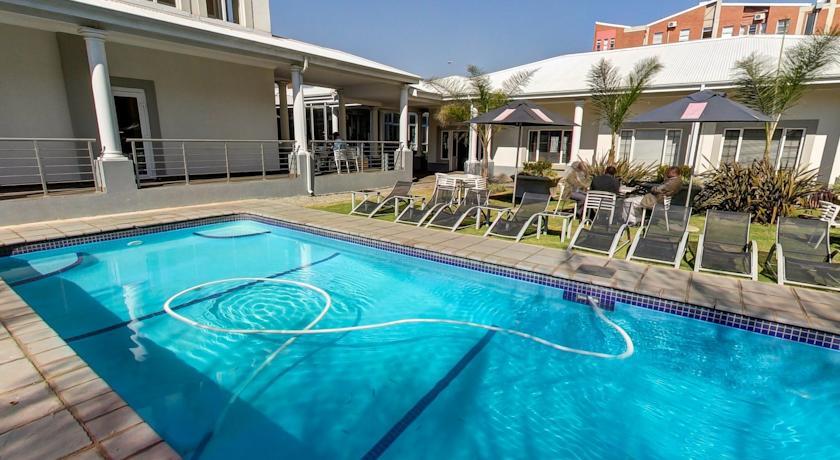 Life Hotels Jhb International Hotel