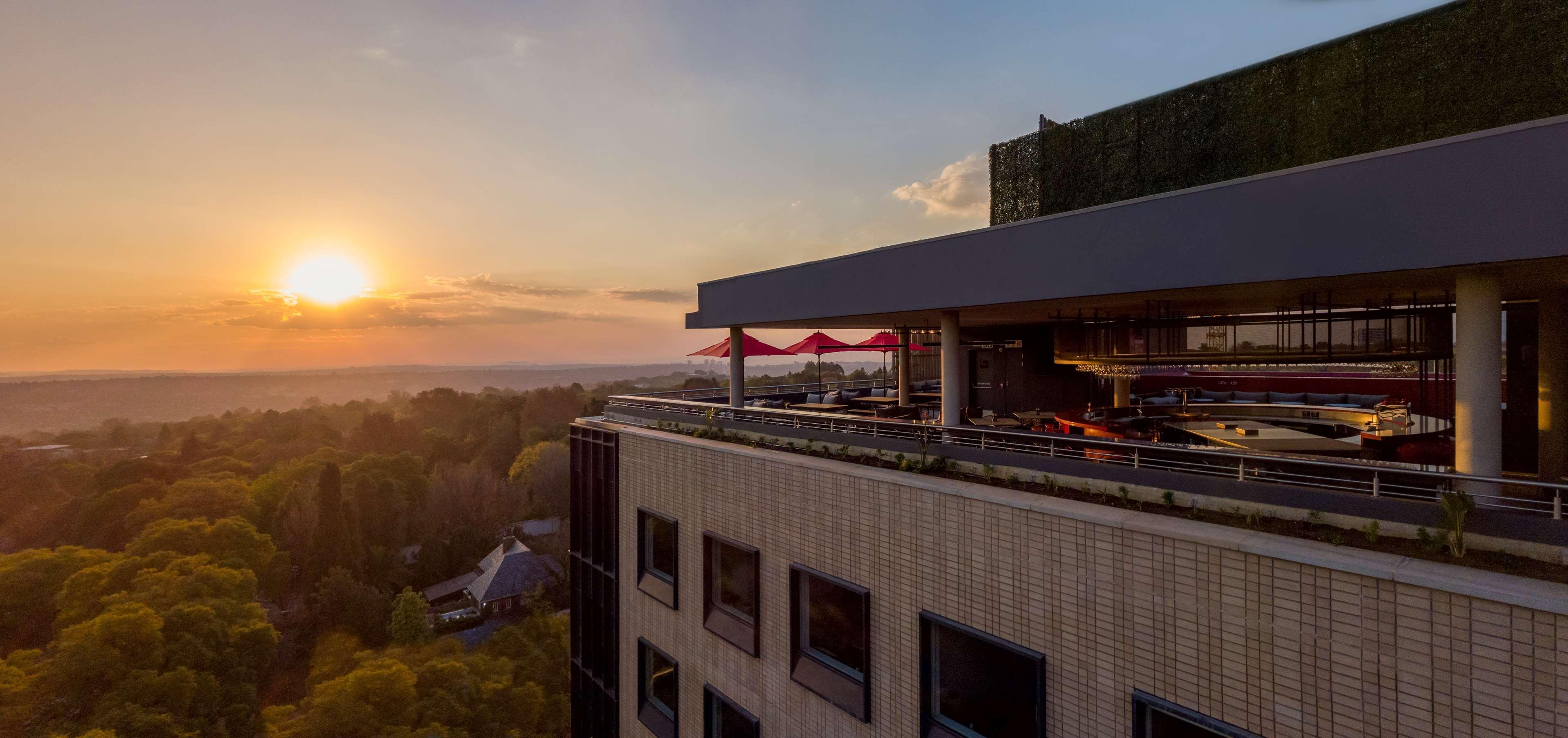 Radisson Red Rosebank Hotel 4*