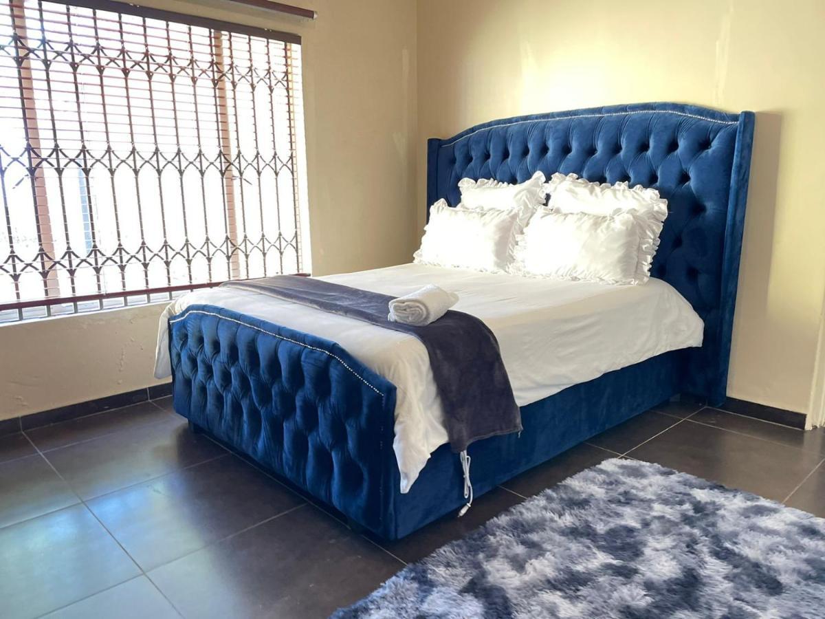 76 Darwin Guest house