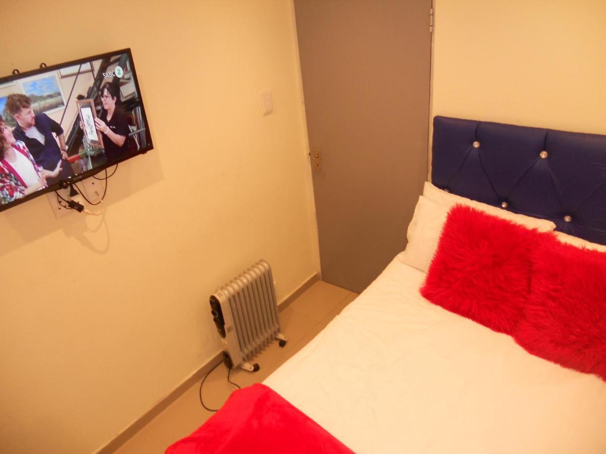 Mira Away Aparthotel *