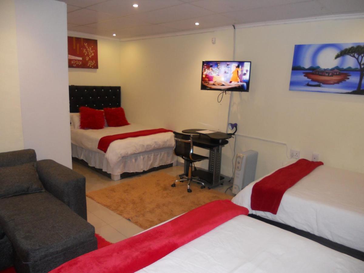 Mira Away Aparthotel *