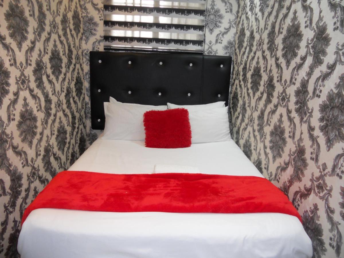 Aparthotel Mira Away