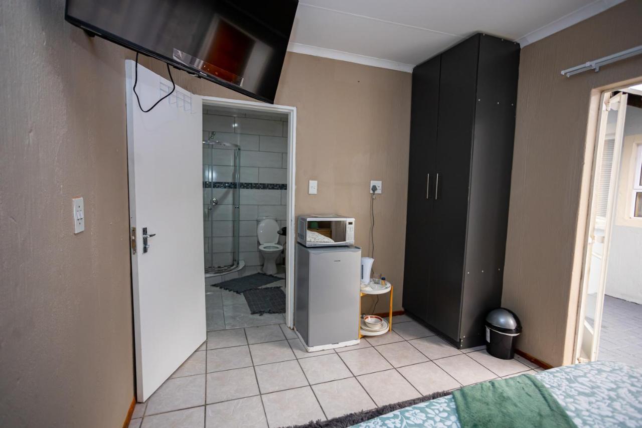 The Hide In Randburg Aparthotel *