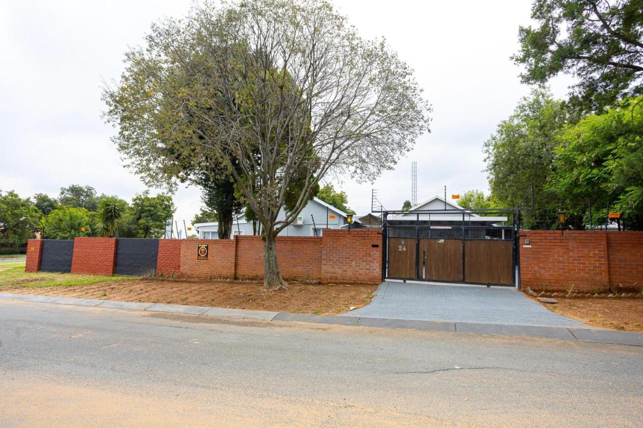 The Hide In Randburg Aparthotel *