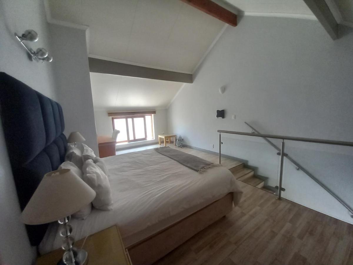 Apartamento Mount Royal - 32 Large 1 Bed With Balcony Upstairs