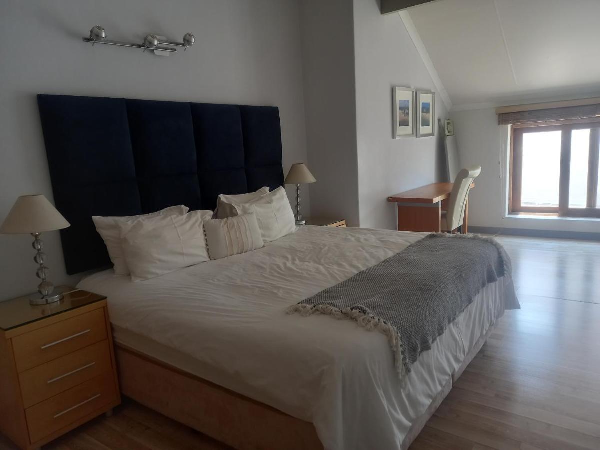 Mount Royal - 32 Large 1 Bed With Balcony Upstairs Joanesburgo