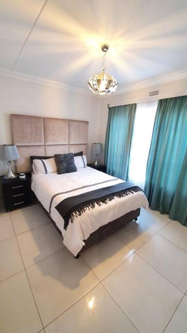 Apartment Upmarket 3 Bedroom