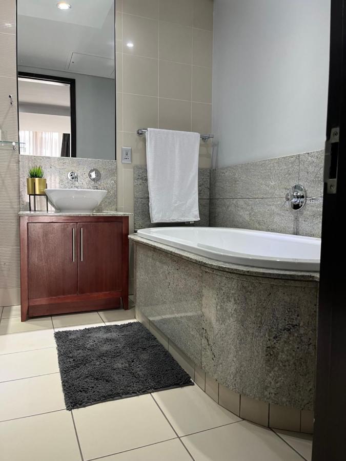 Luxury - Michelangelo Towers Johannesburg