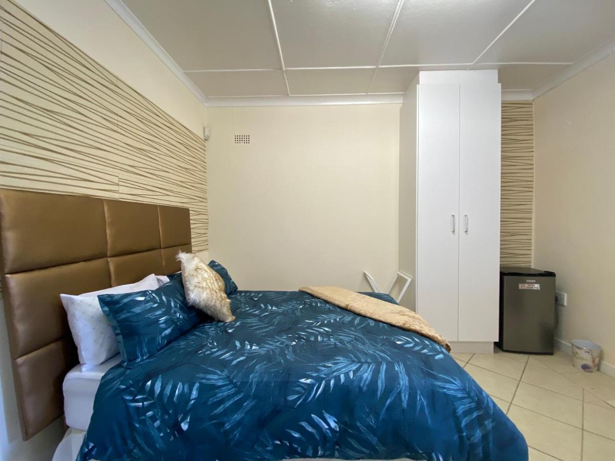Dmpire Guest house *
