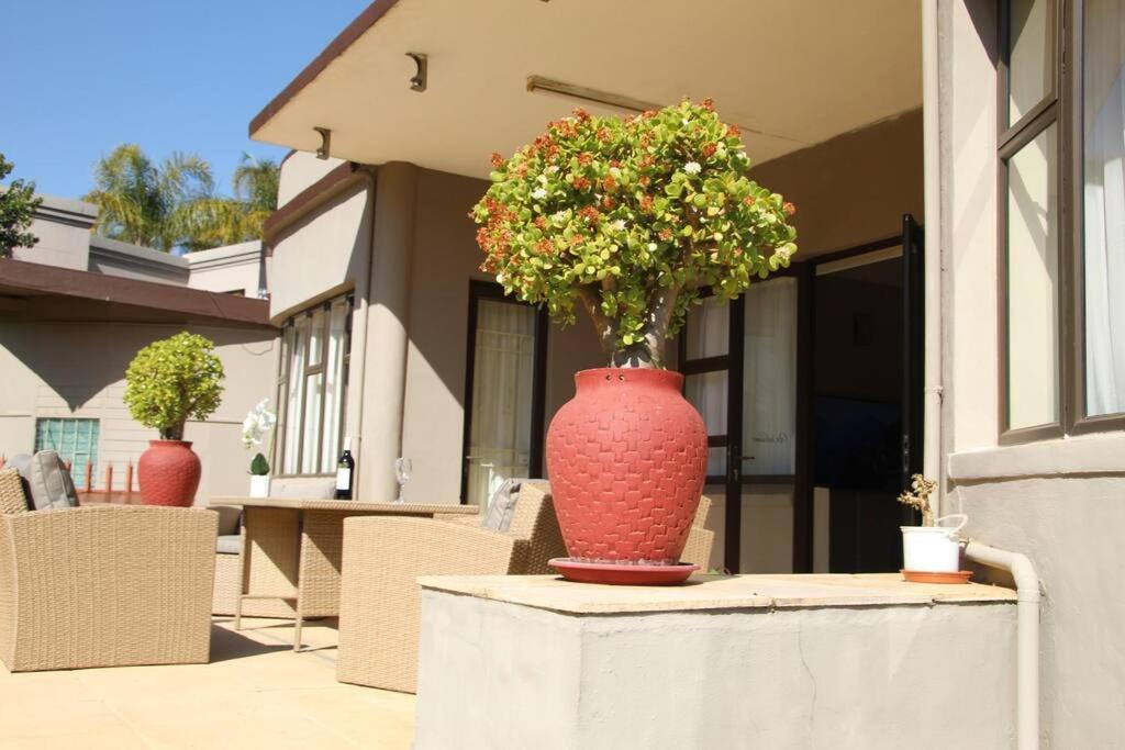 Beautiful In Houghton Villa *