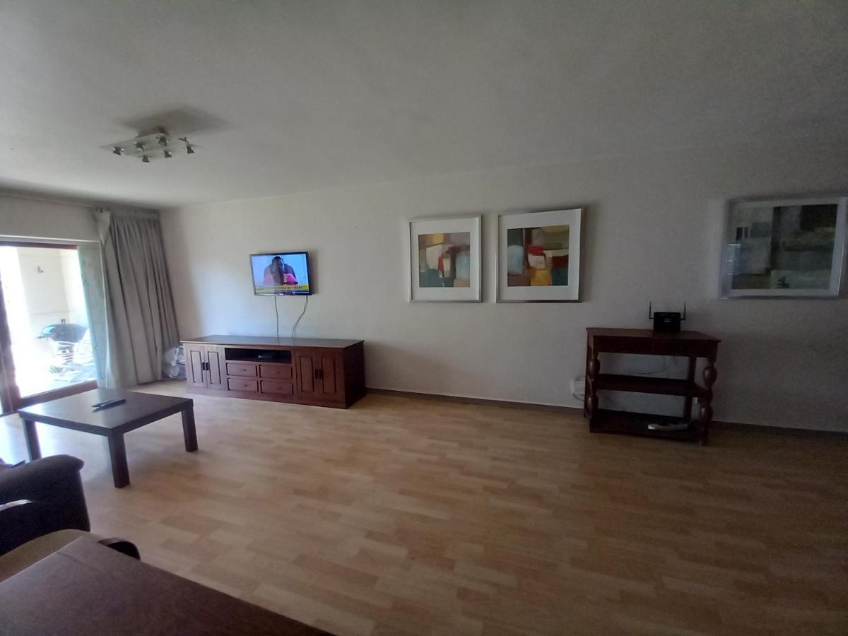 Mount Royal 02 Large 3 Bedroom Ground Floor With Garden Apartment *