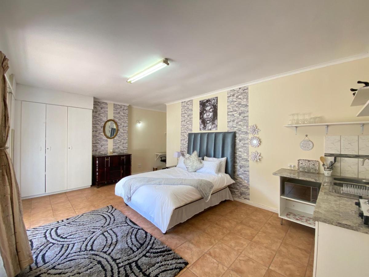 Dmpire Guest house Johannesburg