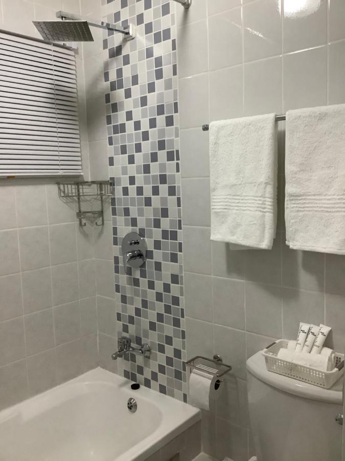 Sandton - Cozy 1 Bed #8 Village Blues On Katherine Street Johannesburg