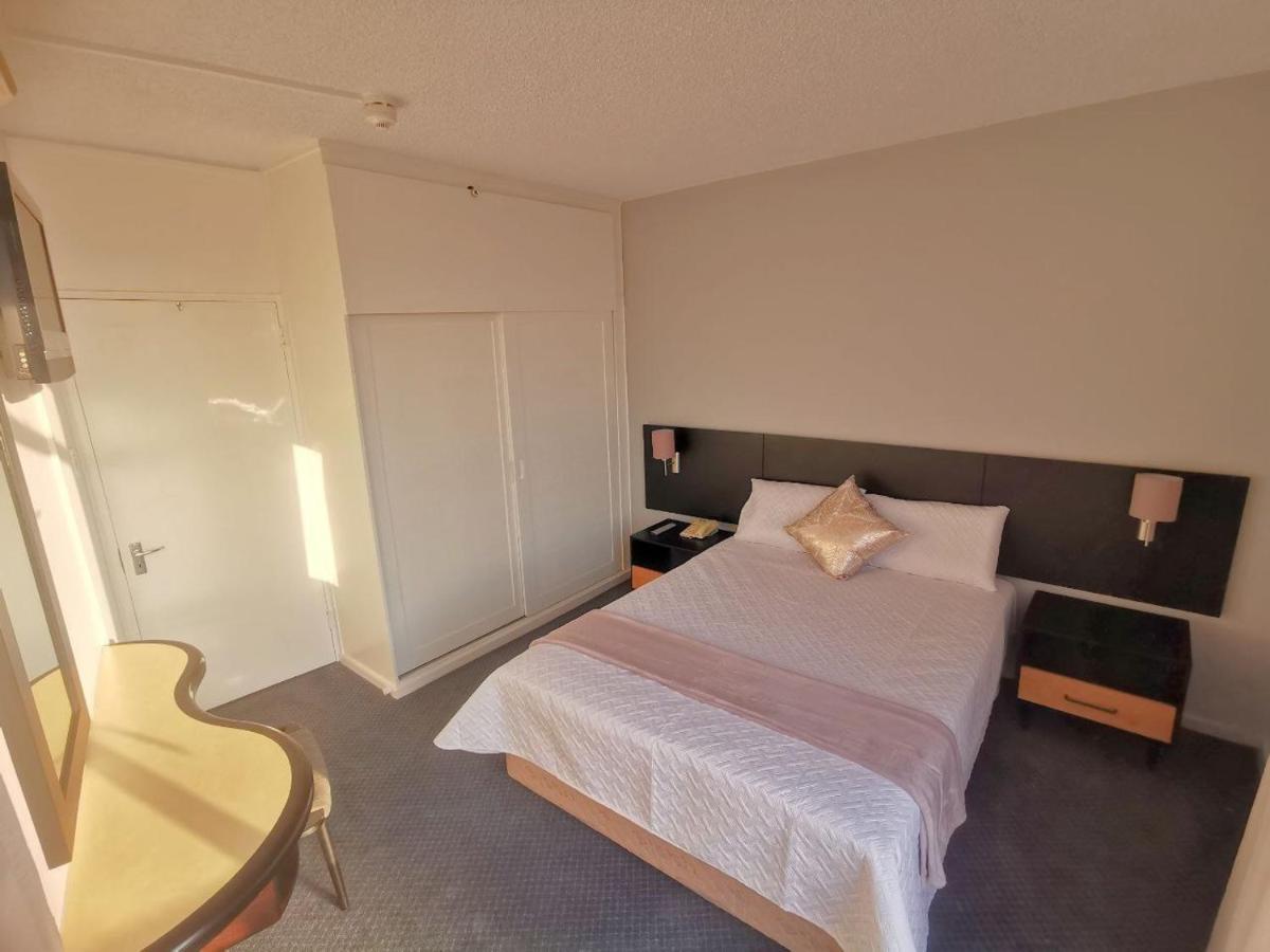 Private Anew Parktownian Hotel 4*