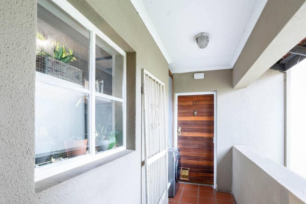 Lovely 2 Bedroom Unit In The Heart Of Melville 127 Apartamento