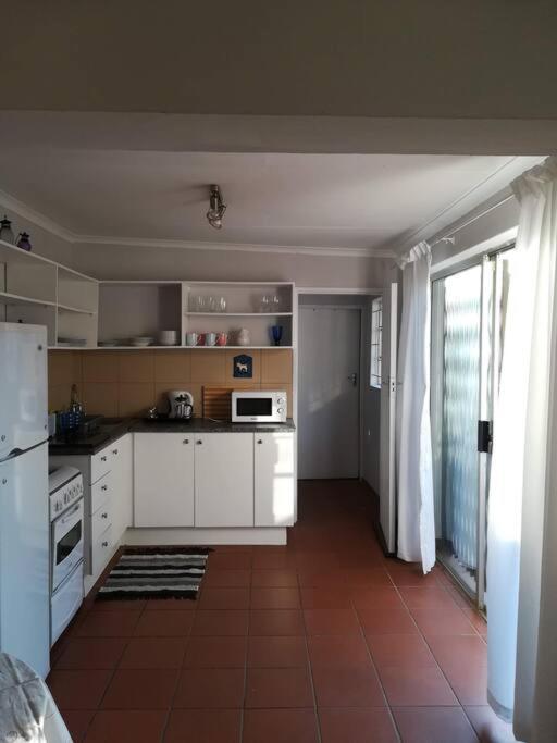 Bright And Sunny Private Self-catering *