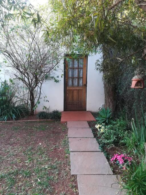 Apartment Bright And Sunny Private Self-catering Johannesburg