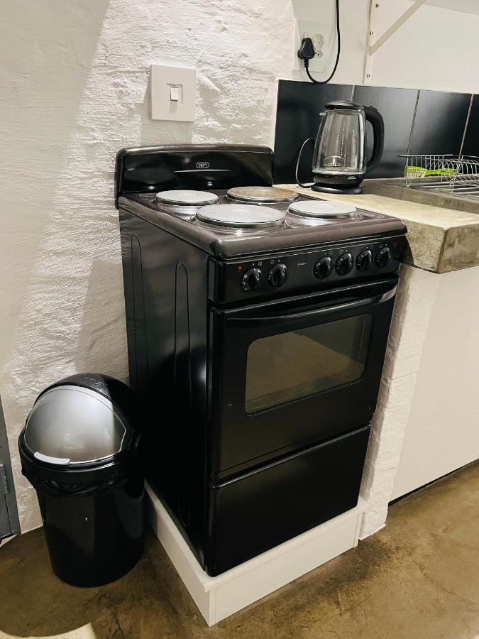 Living 119 - Fibre Wifi, Washing Machine & Sunny Balcony Johannesburg