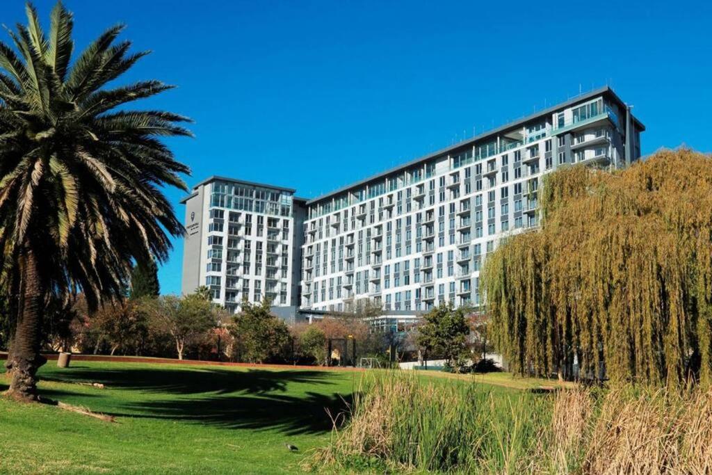 Stylish In A 5 Star Johannesburg