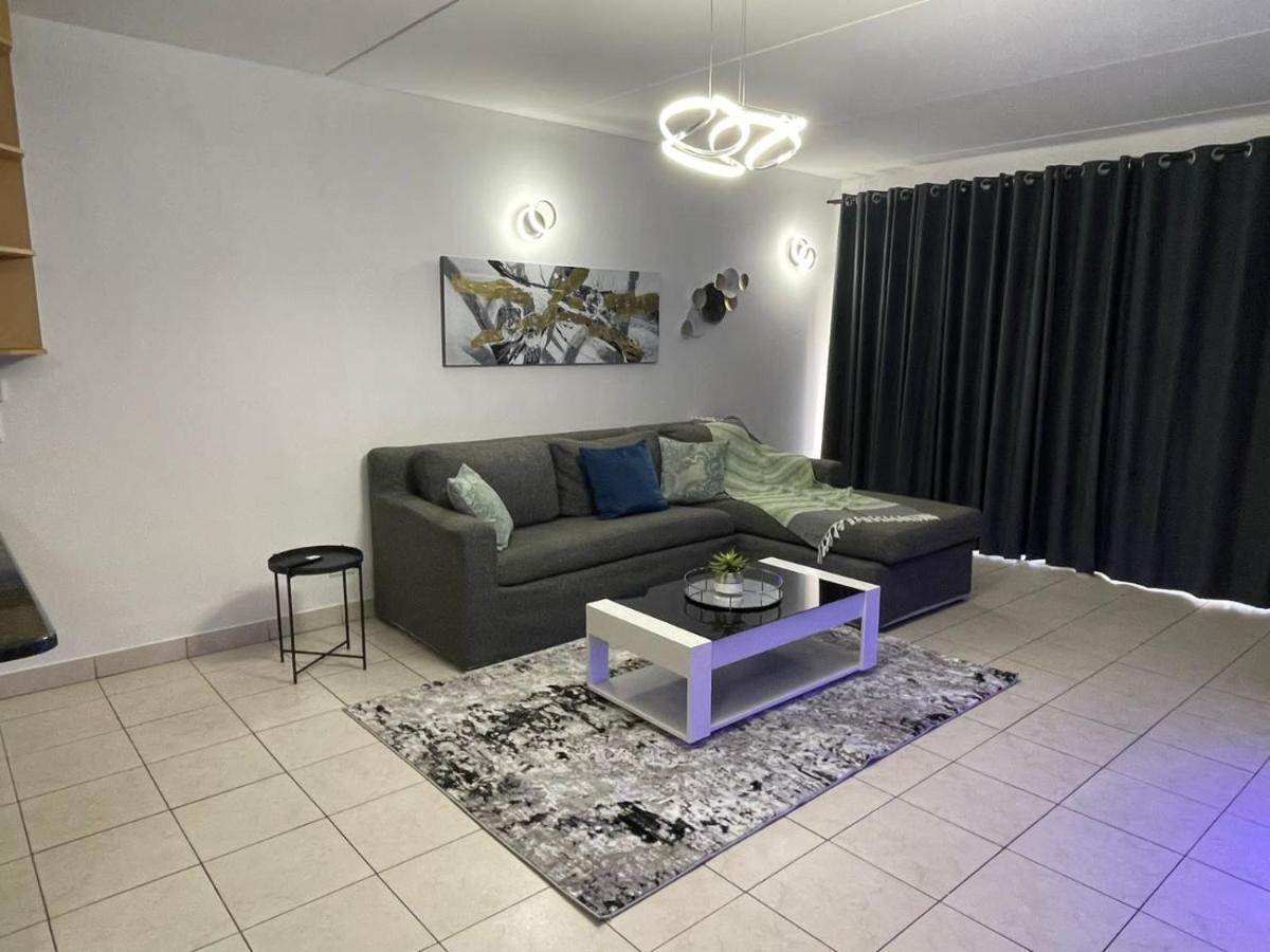 Luxury With Power Backup Apartment *