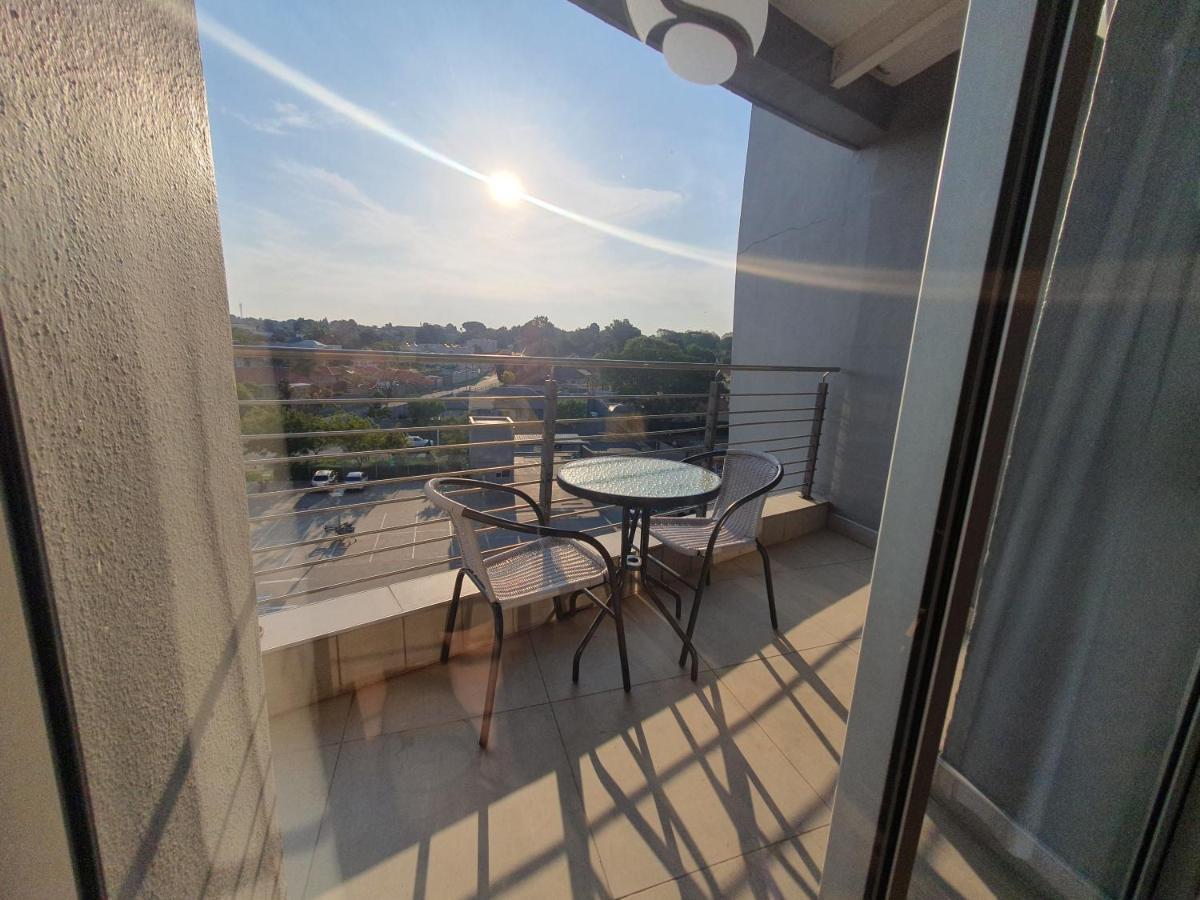 Apartamento Unit 26, Genesis *