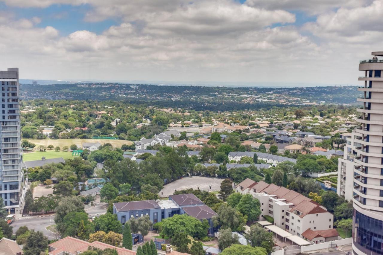 Apartment Luxury Penthouse At Sandton Skye Johannesburg