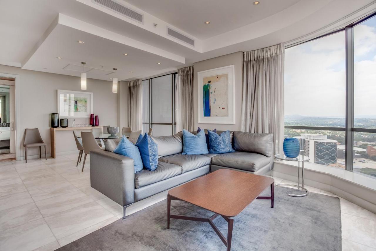 Apartment Luxury Penthouse At Sandton Skye Johannesburg