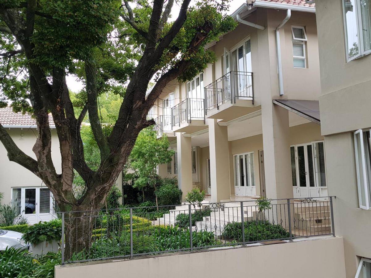 Q On First Guest house Johannesburg