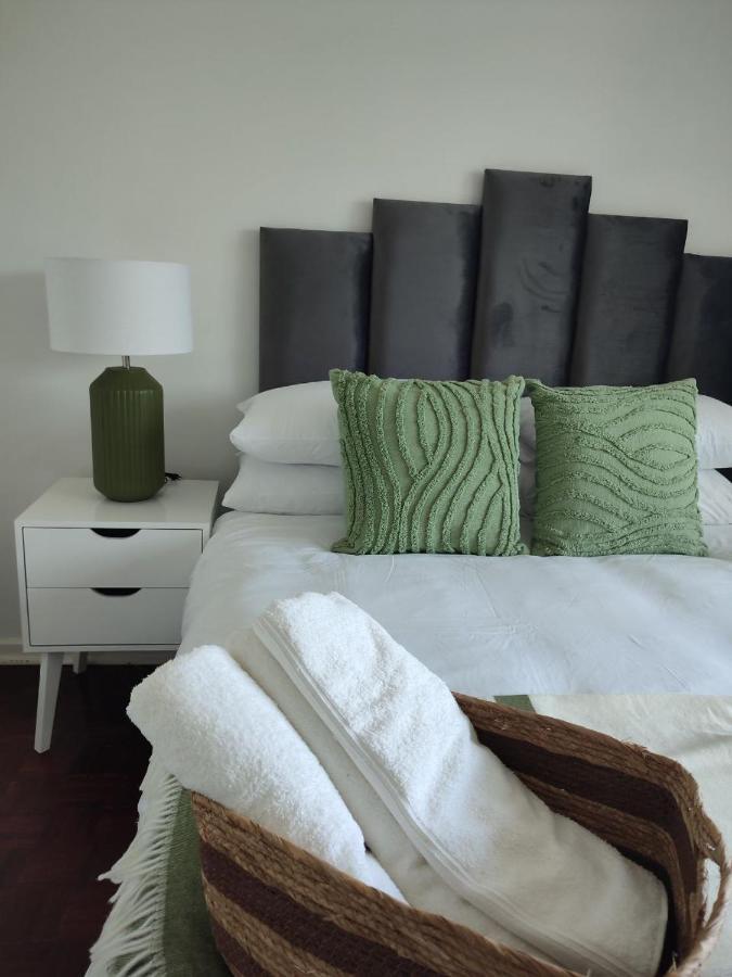 Luminous Landing In Linden Homestay *