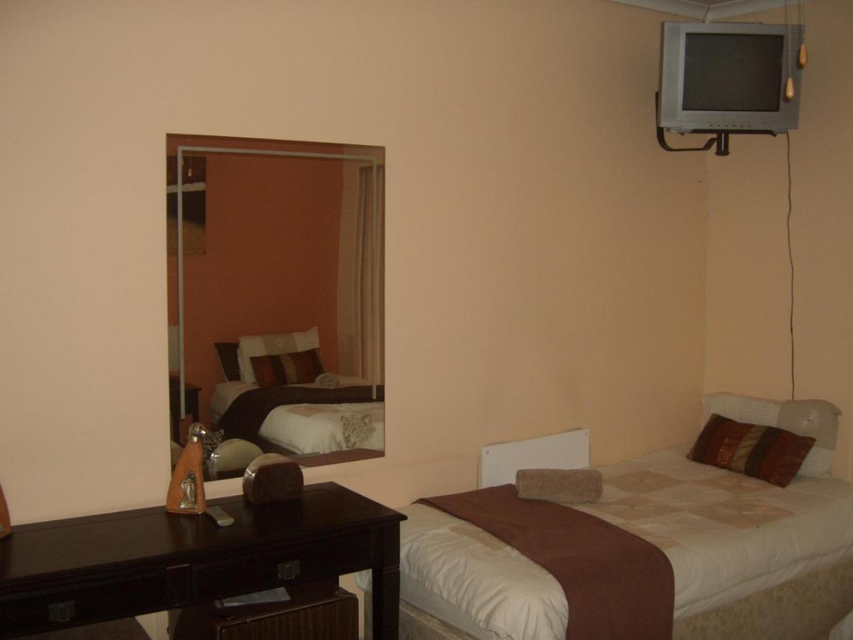 Gold Reef Place Bed & Breakfast *