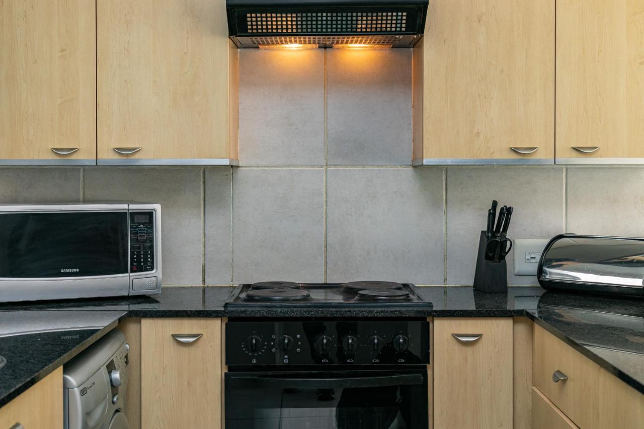 Rad - 60 Westpoint 89 Grayston Dr Apartment *