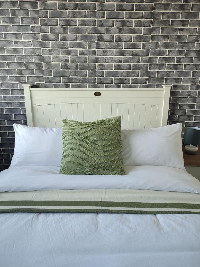 Homestay Luminous Landing In Linden Johannesburg