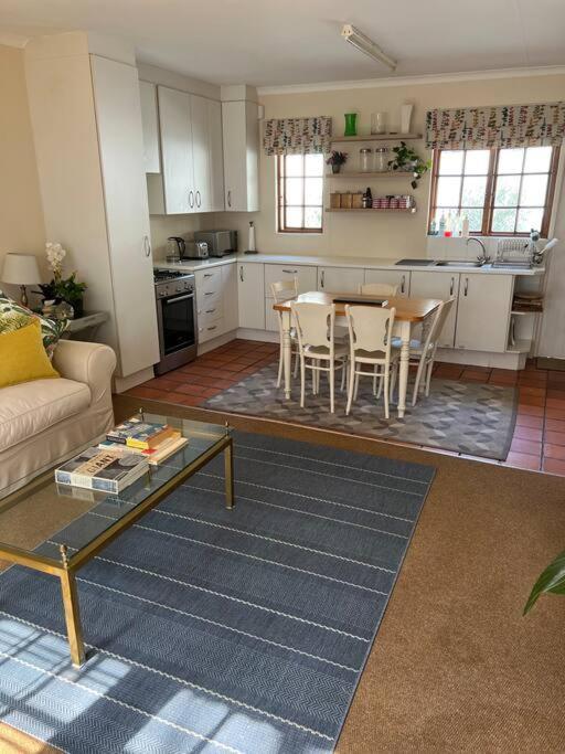 Apartment Charming In Lush Melrose Garden *