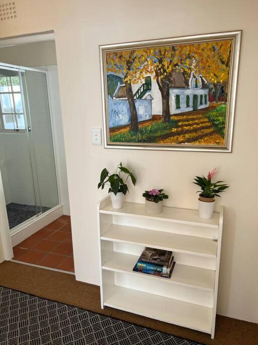 Charming In Lush Melrose Garden Apartment
