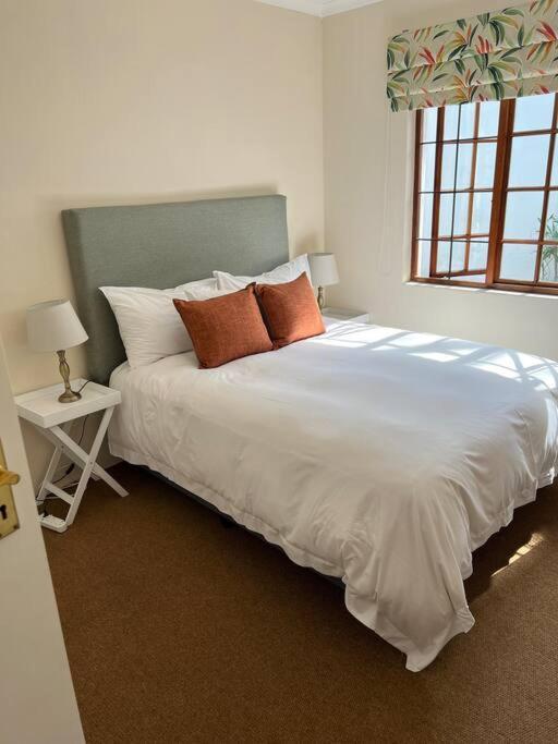 Apartment Charming In Lush Melrose Garden Johannesburg
