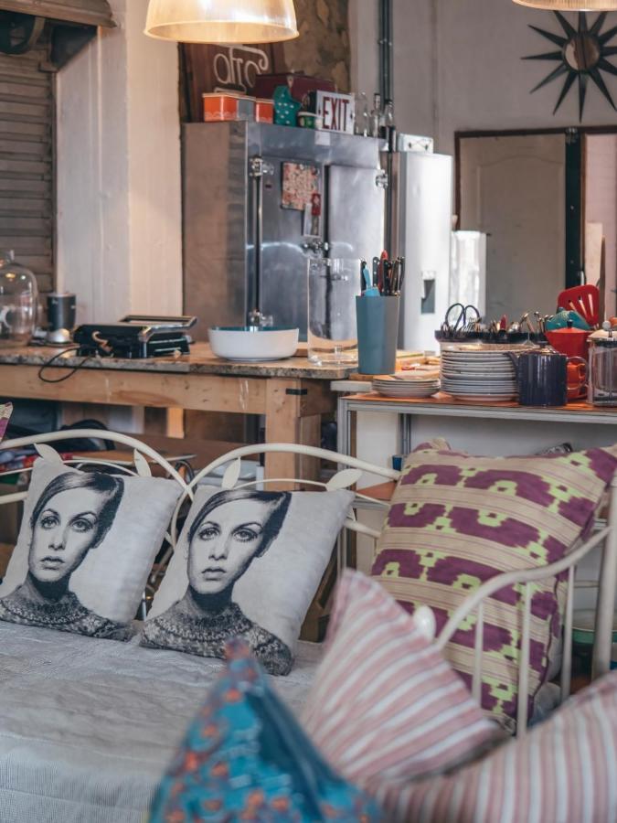 Jozie Industrial Loft Apartment *