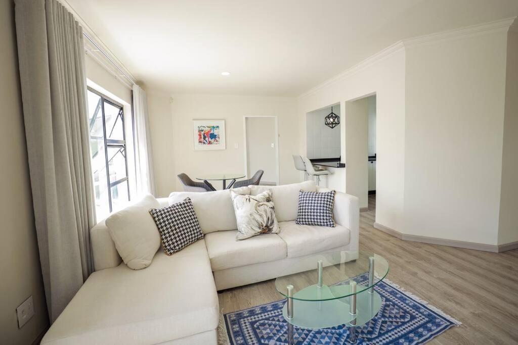 Apartment Luxurious Sandton Penthouse With Back Up Power Johannesburg